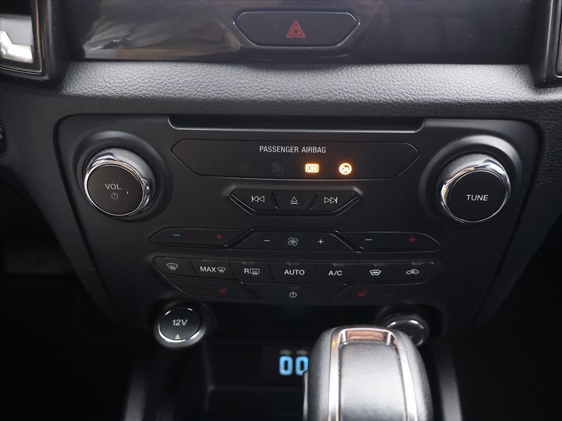 Ford Ranger 2,0 TDCI 156kW Wildtrak 4x4 - fotka 17 z 28