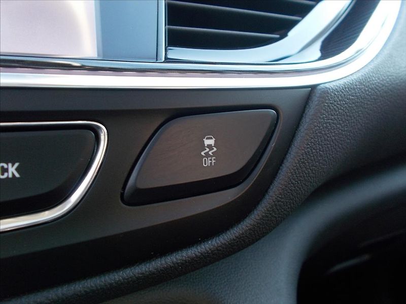 Opel Insignia ST 1.6 CDTi 100kW INNOVATION - fotka 28 z 46