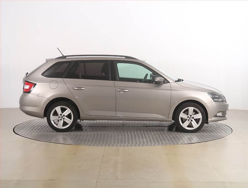 Škoda Fabia (2017) 1.0 TSI, Tempomat - fotka 6 z 18