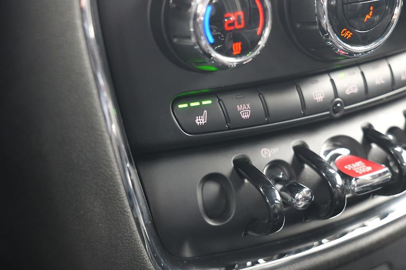 Mini Clubman 100 kW JCW paket LED Navi - fotka 33 z 40
