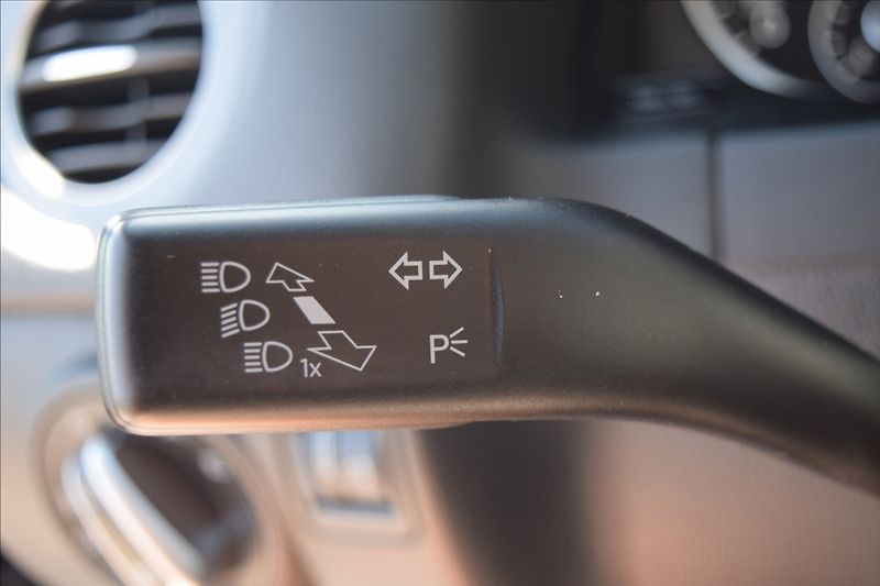 Volkswagen Tiguan 1,4 TSI 92KW R-LINE TOP STAV! - fotka 34 z 48