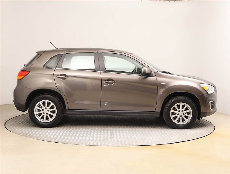Mitsubishi ASX (2014) 1.8 DI-D MIVEC, 4X4, Tempomat - fotka 6 z 17