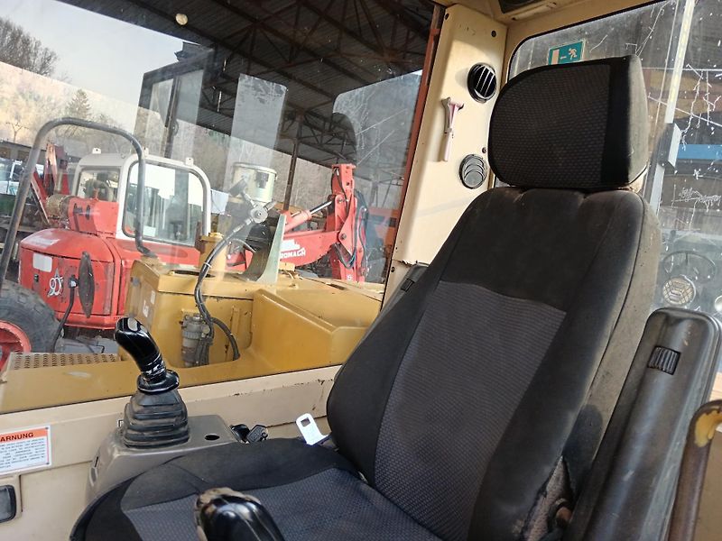 Caterpillar (2004) CATERPILLAR 307 B - fotka 12 z 18