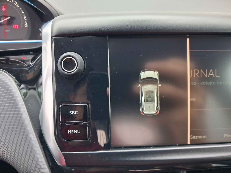 Peugeot 2008 (2018) 1.2 PT, ČR, Allure, park. - fotka 19 z 20