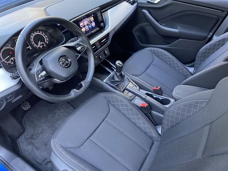 Škoda Kamiq (2021) 1.0 TSI Ambition - fotka 6 z 33