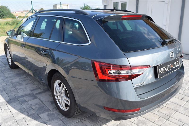 Škoda Superb 2,0 TDI 110KW NÍZKÉ KM DSG - fotka 7 z 50
