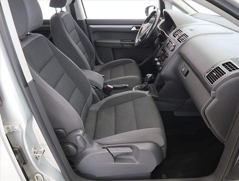 Volkswagen Touran (2011) Comfortline 2.0 TDI, Automat - fotka 9 z 23