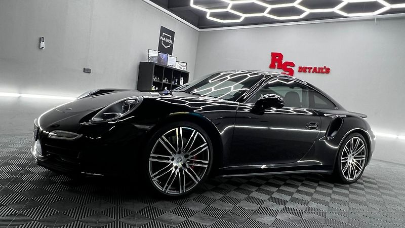 Porsche 911 3.8 TURBO 383 kW - fotka 2 z 24