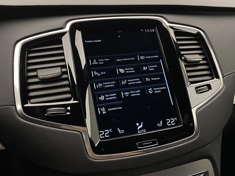 Volvo XC90 T8 AWD RECHARGE R-DESIGN 7míst - fotka 43 z 54
