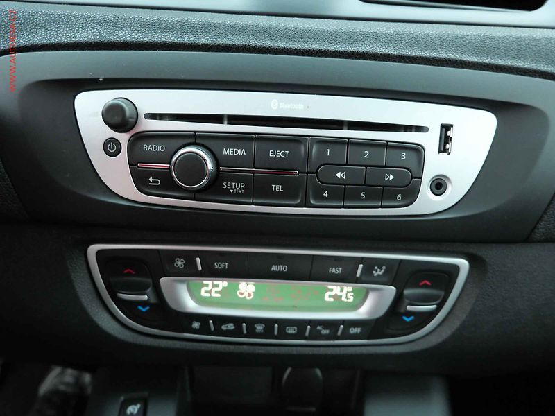 Renault Grand Scénic (2015) 1.5 dCi, 2.maj,ČR, AC, navi - fotka 15 z 20