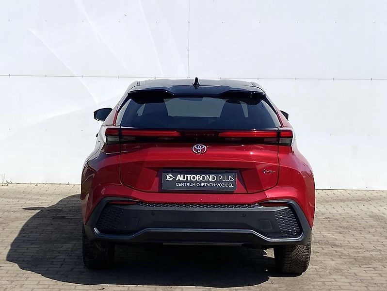 Toyota C-HR 2.0 HSD e-CVT Style - fotka 9 z 21