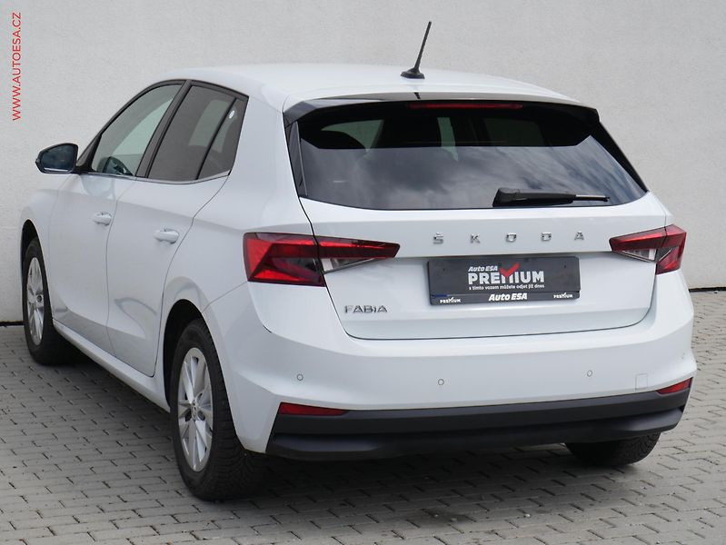 Škoda Fabia (2022) 1.0TSI, 1.maj,ČR, Style, LED - fotka 6 z 20