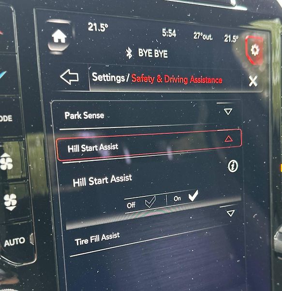 Dodge RAM (2021) 5.7 V8 HEMI LONG STAR 2021 RWD - fotka 25 z 32