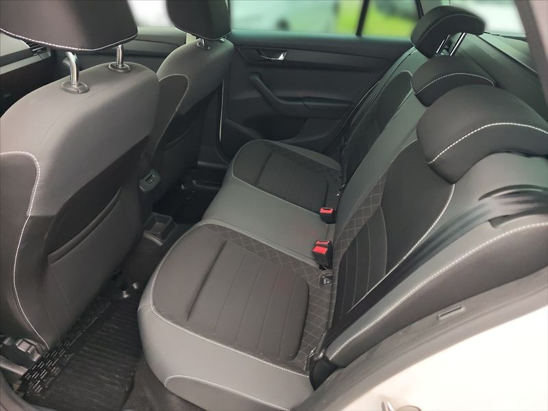Škoda Fabia 1,0 TSI 70 Ambition - fotka 7 z 11