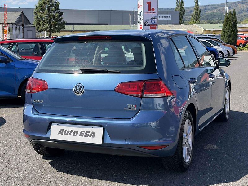 Volkswagen Golf (2013) 1.6 TDi, AC, tempo, park - fotka 4 z 17