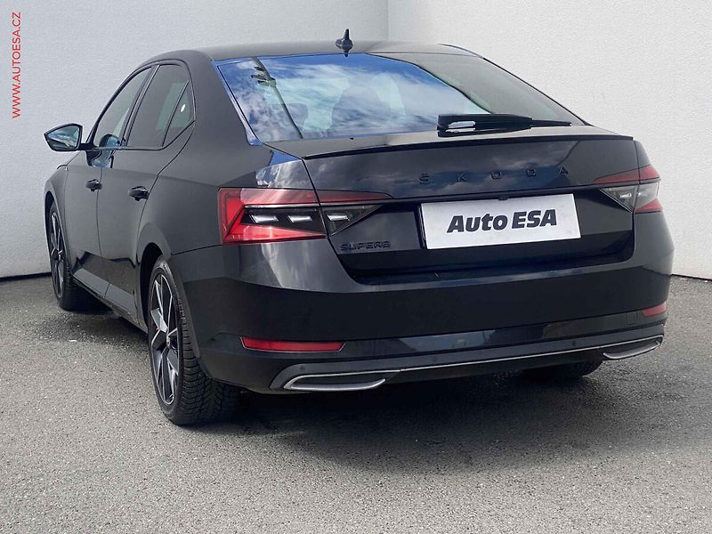 Škoda Superb (2023) 2.0 TSi, ČR, SportLine, DSG - fotka 6 z 23