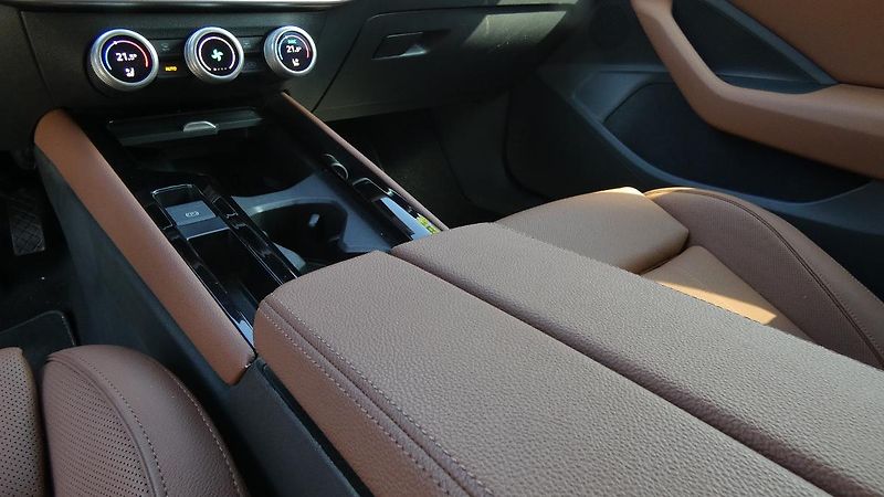 Škoda Superb 2.0 TDI 142kW 4x4 L&K Combi DS - fotka 6 z 27