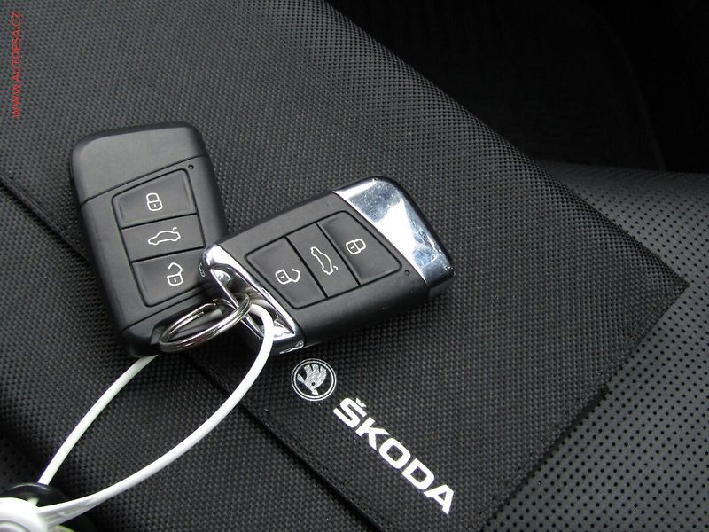 Škoda Superb (2019) 2.0TDi 4x4, 2.maj,ČR, Style - fotka 22 z 23