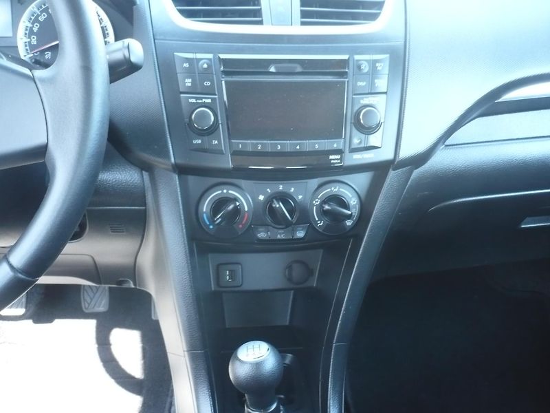 Suzuki Swift 1.2i 66Kw Klima - fotka 11 z 23
