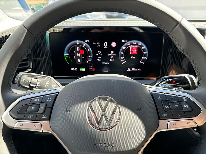 Volkswagen Tiguan People 1,5 TSI 150 kW eHybrid - fotka 18 z 24