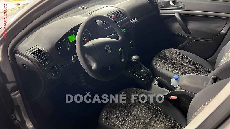 Škoda Octavia (2008) 1.9 TDi - fotka 3 z 4