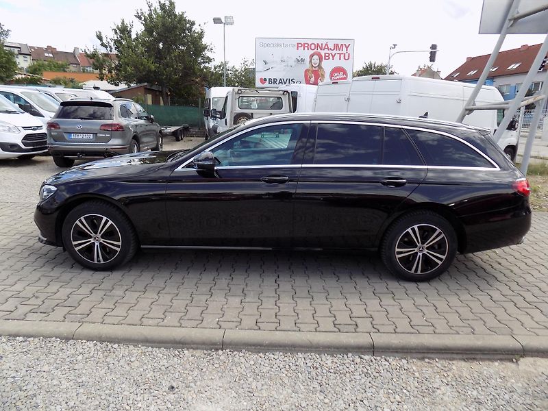 Mercedes-Benz Třídy E 220 D 4MATIC 143 KW TOP!!! - fotka 14 z 40