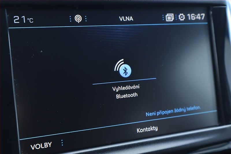 Peugeot 2008 (2018) 1.2 PureTech, Automat - fotka 17 z 25