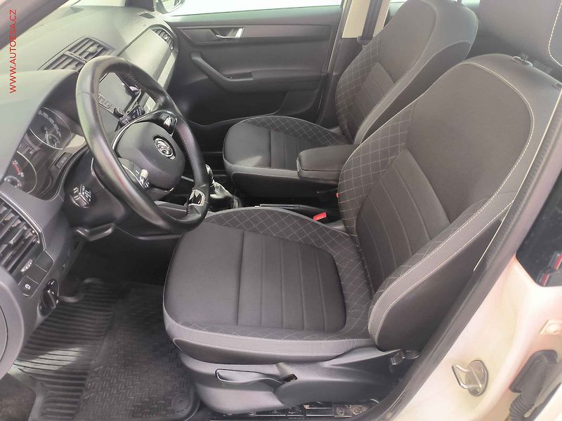 Škoda Fabia (2022) 1.0 TSi, 1.maj,ČR, Ambition - fotka 9 z 21