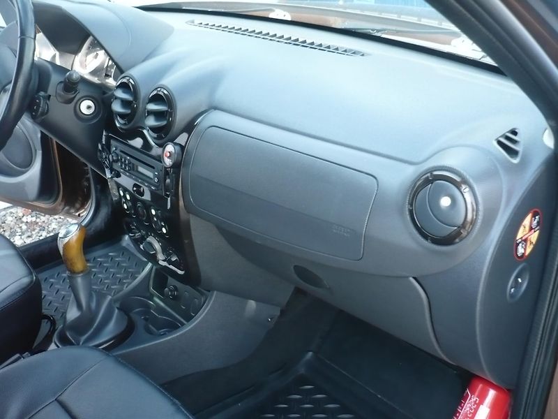 Dacia Duster 1.6i 77Kw Klimatizace - fotka 12 z 25