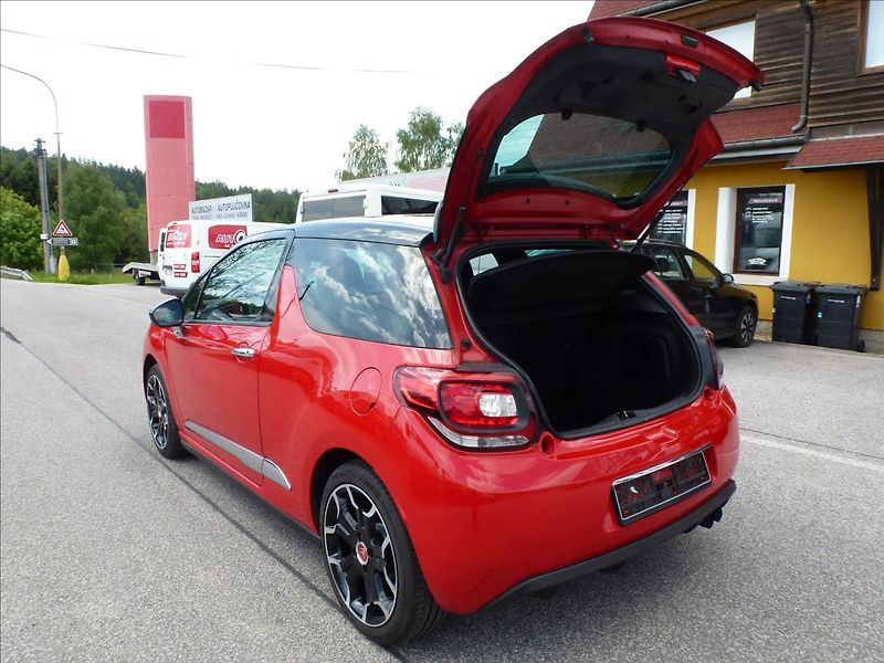 Citroën DS3 1,6 16V VTi THP SportChic - fotka 21 z 46