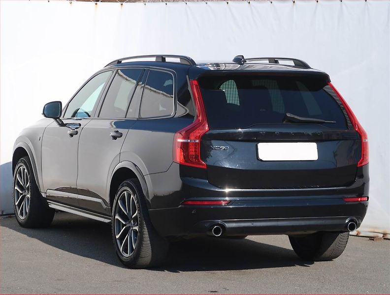 Volvo XC90 (2017) D5 AWD - fotka 4 z 22