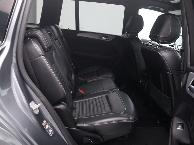 Mercedes-Benz GLS 3,0 190 kW 350 d 4MATIC - fotka 13 z 36
