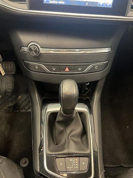 Peugeot 308 SW 1.6 BLUE HDI 88kW - fotka 14 z 18
