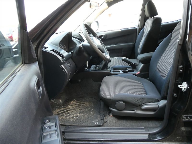 Mitsubishi L200 2,5 DI-D 100kW REZERVACE - fotka 21 z 36