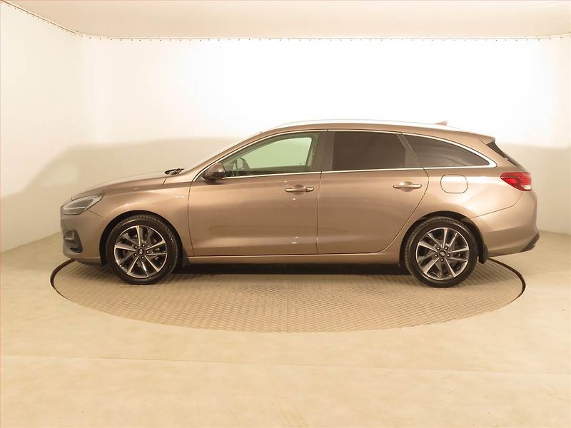 Hyundai i30 (2020) 1.5 T-GDI MHEV, Automat - fotka 3 z 18