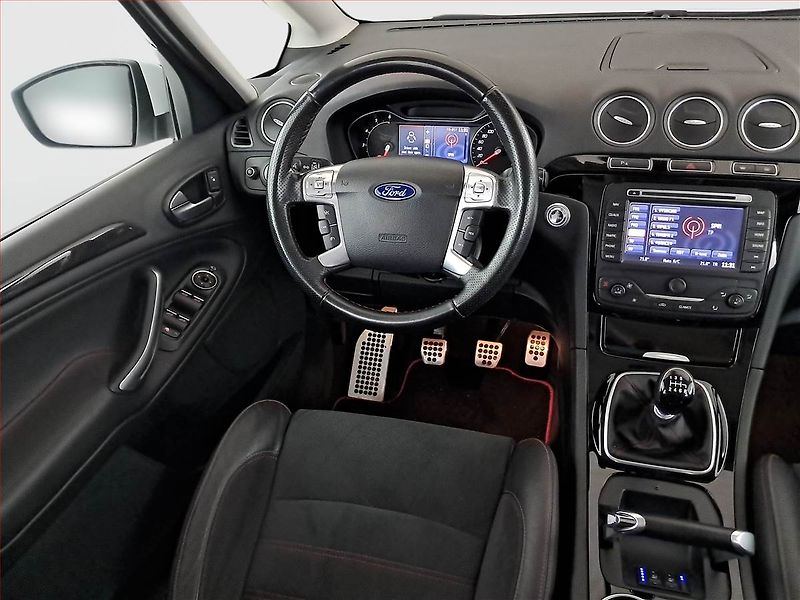 Ford S-MAX (2013) 2.2 TDCi, Navi, Xenony - fotka 7 z 16