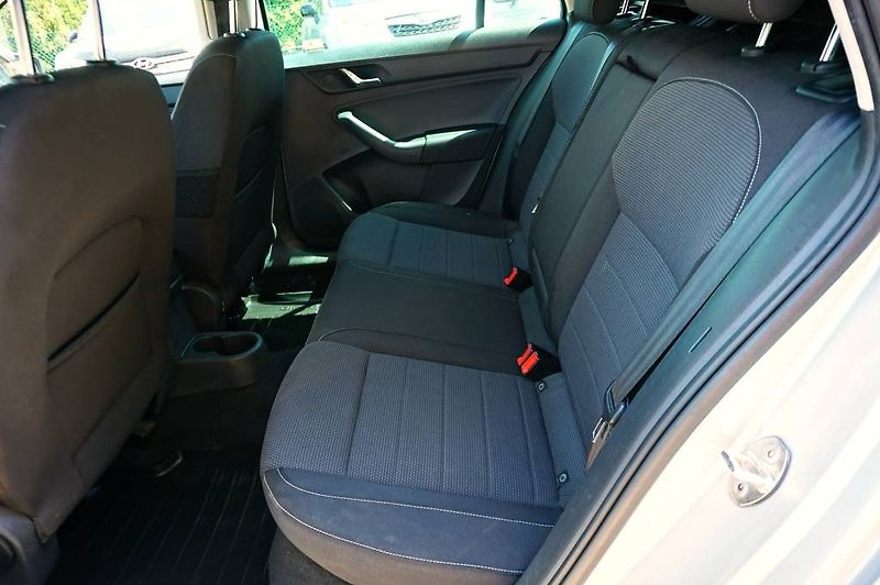 Škoda Rapid (2015) ELEGANCE 1,6 TDI 66 kW - fotka 18 z 38