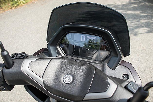 Přístrojovku tvoří 4,2palcvový displej s podporou mapové navigace., zdroj: Deník/Viola Procházková