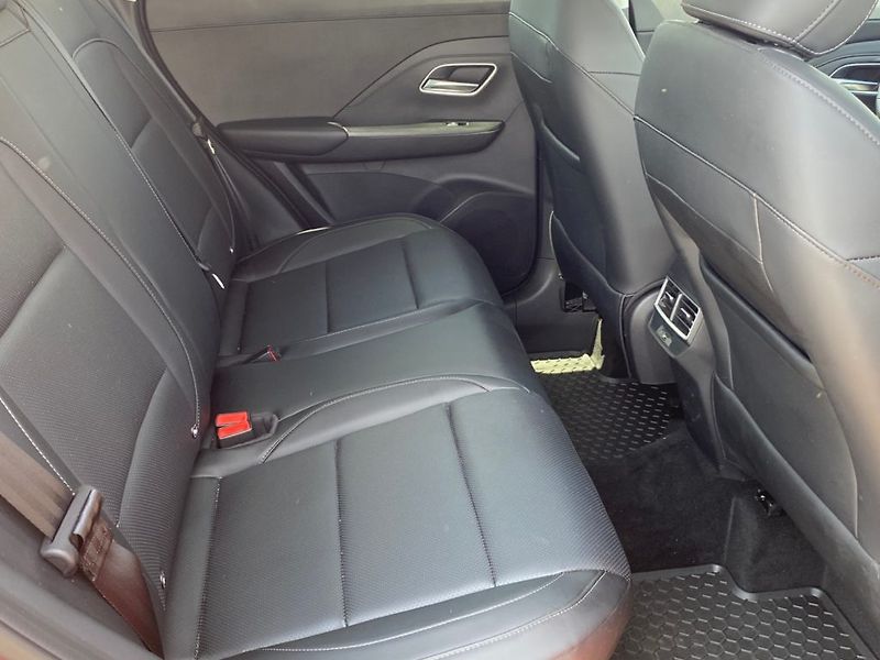 MG ZS (2025) 1,5 Hybrid+ Exclusive - fotka 8 z 31