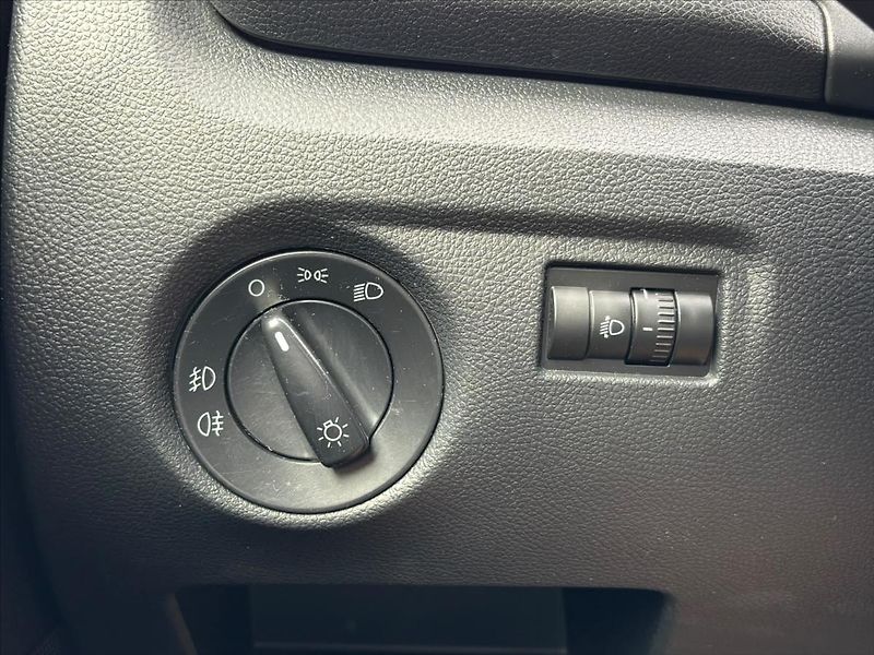 Škoda Fabia 1,4 16V  Active CZ - fotka 16 z 19