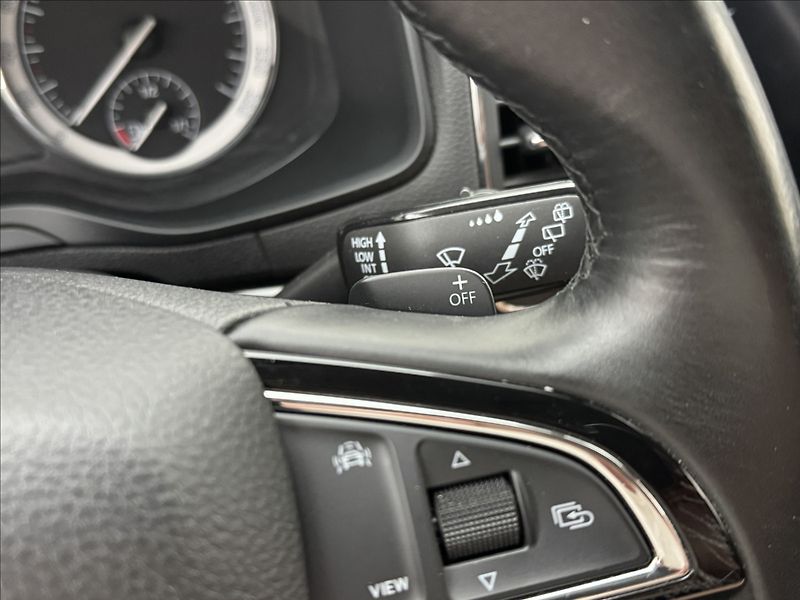 Škoda Karoq 1,6 DSG ACC STYLE+ NAVI KAMERA - fotka 9 z 39