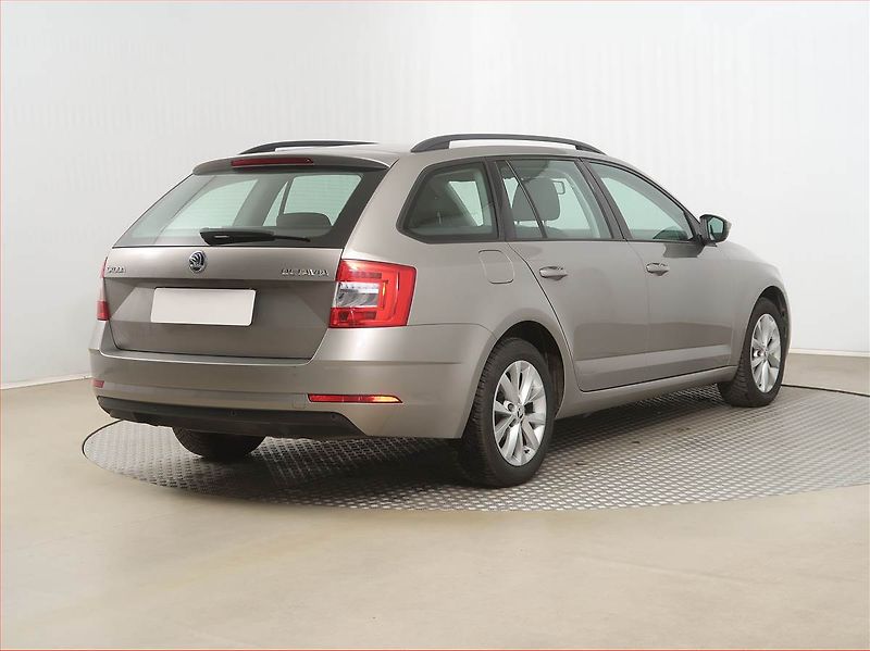 Škoda Octavia (2018) 1.6 TDI, Automat, Tempomat - fotka 5 z 16
