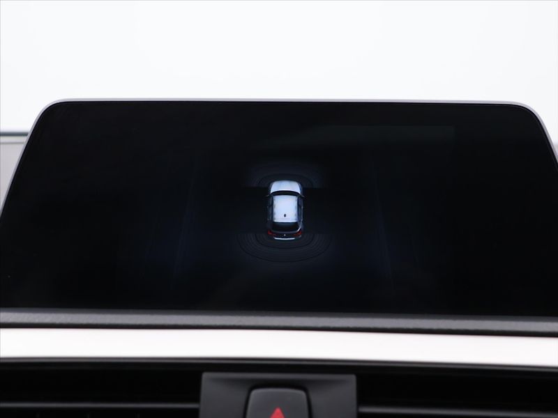 BMW Řada 1 2,0 Ti 135 kW Automat Xenon - fotka 20 z 32