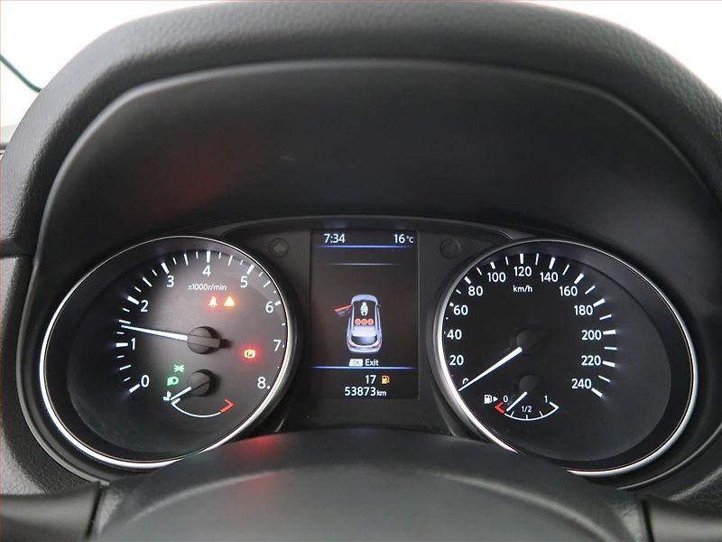 Nissan Qashqai (2021) 1.3 DIG-T, ČR,1.maj - fotka 9 z 16