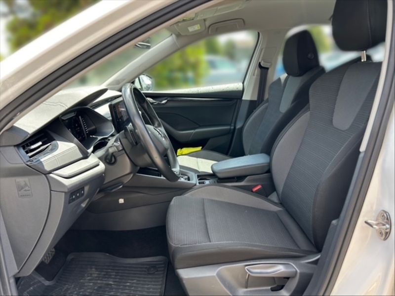 Škoda Octavia 2,0 TDI 110 Ambition DSG 5d - fotka 7 z 11