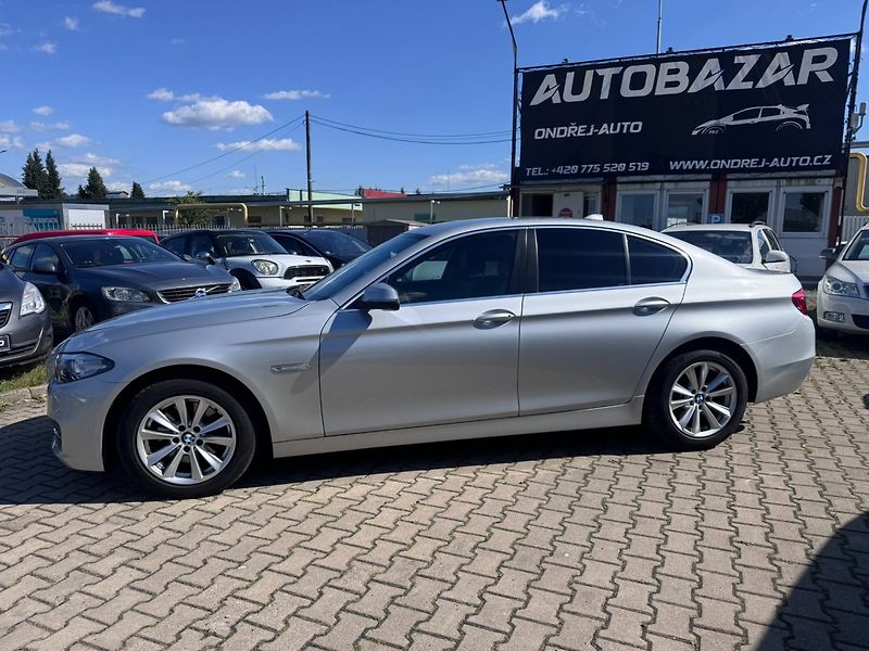 BMW Řada 5 (2014) XDRIVE 520D 2,0 140 KW 2. MAJ - fotka 2 z 47