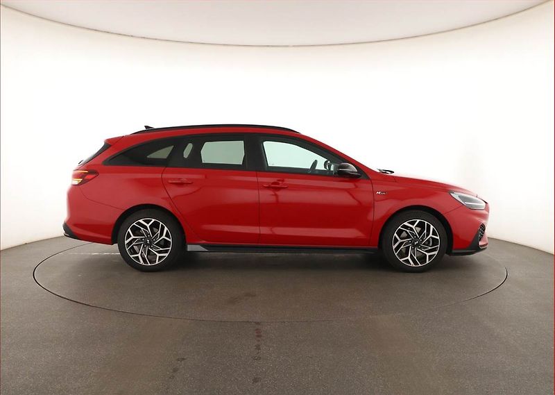 Hyundai i30 (2025) 1.0 T-GDI, N-LINE, KAMERA - fotka 6 z 16