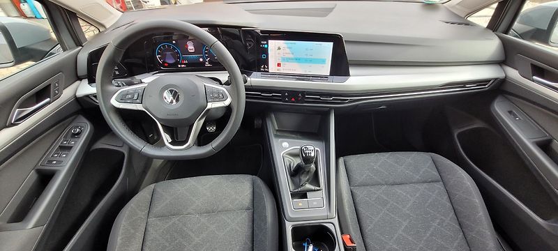 Volkswagen Golf (2021) 8 1,5TSi 96kW Life FuLLeD - fotka 16 z 45