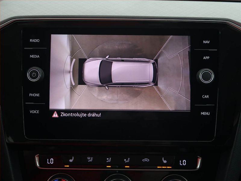 Volkswagen Passat (2020) 2.0 TDI, Automat, Navi - fotka 24 z 28