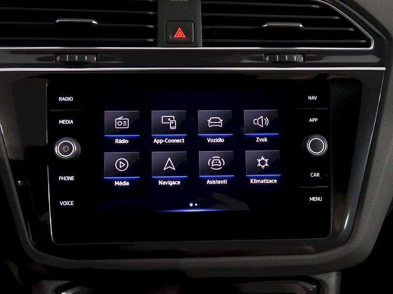Volkswagen Tiguan (2022) R 2.0TSI 235KW DSG 4x4 - fotka 21 z 38